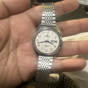 Works Vintage Lorus Men's Quartz 36MM Steel Watch Day Date Model  Y143 8020 8in"